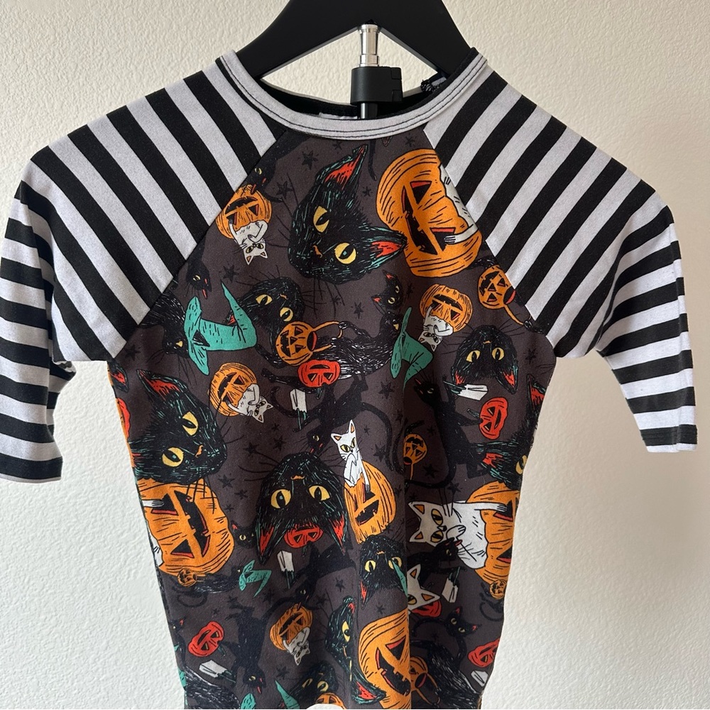 LuLaRoe Sloan Raglan Halloween Size‎ 6